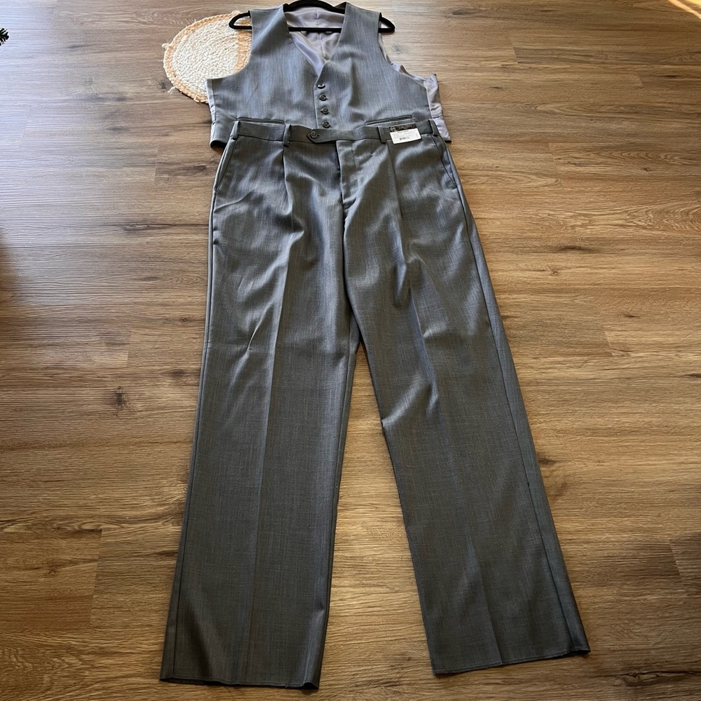 CARAVELLI Mens Sleeveless Vest & Pants Set NWT